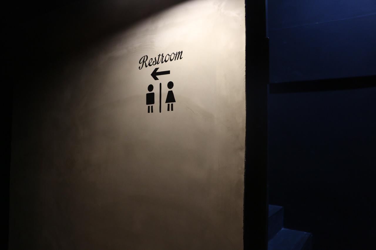 Rest At Ekkamai Hostel Bangkok Luaran gambar